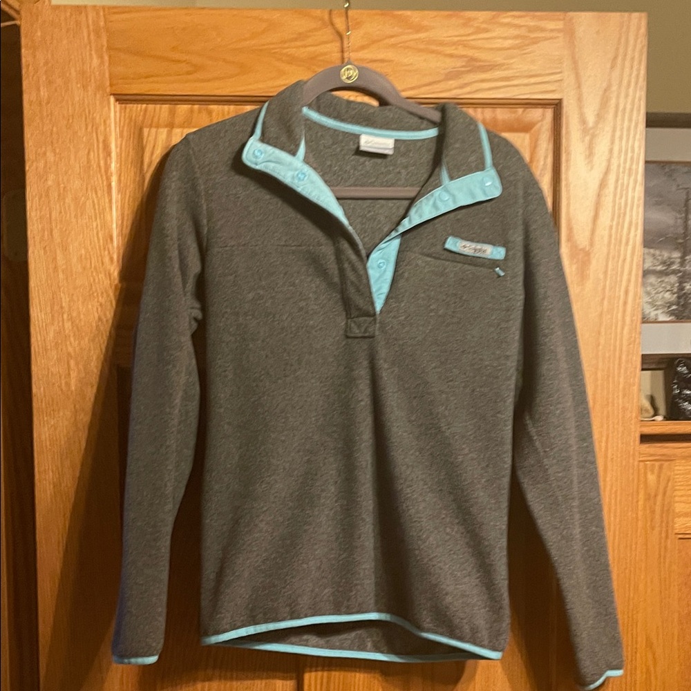 Columbia Gray Fleece with Light Blue Accents